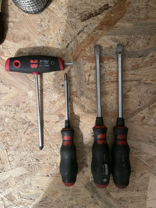 Тріскачки Wurth , рожковий ключ, викрутки , степлер