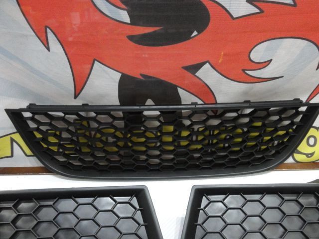 Kit 3 grelhas de para-choques vw polo 9N3 05-09 GTI LOOK abs (plastico)