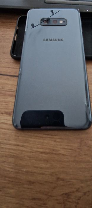 Samsung S10e indukcyjne ładowanie