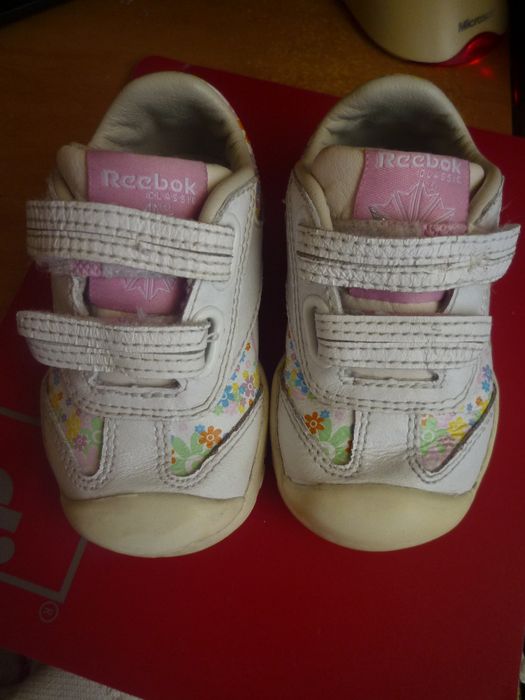 Ténis Reebok de bebé menina nº 19.5, sola rija Bom Estado
