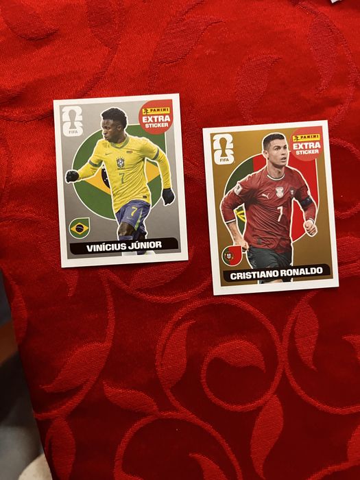 Extra sticker Ronaldo Gold e Vinicíus Silver