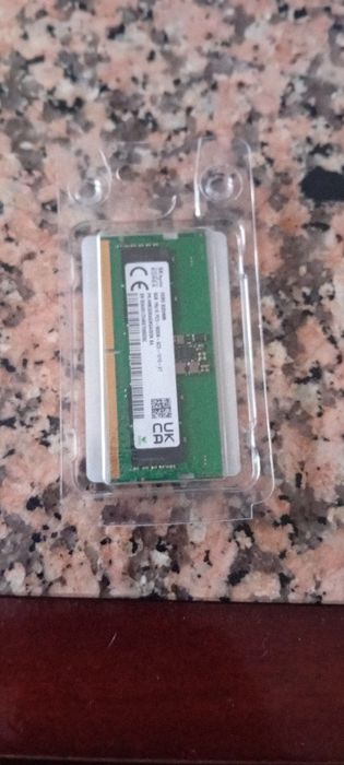 Memória RAM DDR5 de 8 gigas para portátil impecável64740050417537120