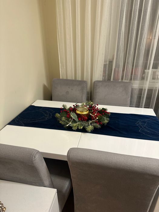 Stół rozkladany 110/150 x 70 z krzesłami