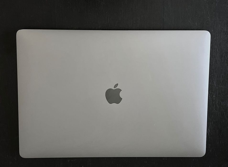 MacBook Pro 15” 2019 Touch Bar - i9 | 16gb RAM | 512gb SSD