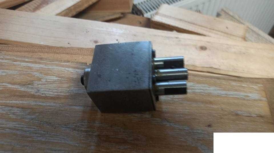 głowica 16 mm rozstawa 3 wrzecionowa do wiercenia drewna