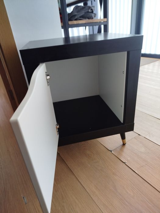 Conjunto de duas mesas cabeceira adaptadas Ikea