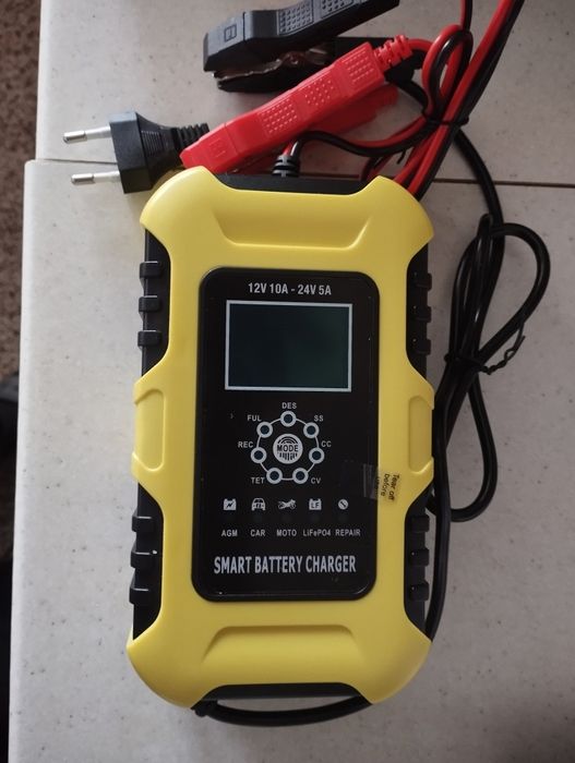 12V10A Зарядное устройство 10А12Vдля автомобиля.