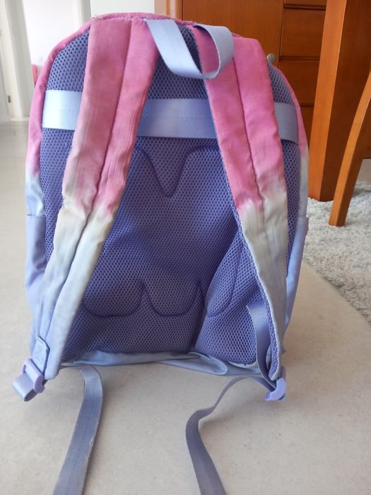 Mochila escolar da marshmello