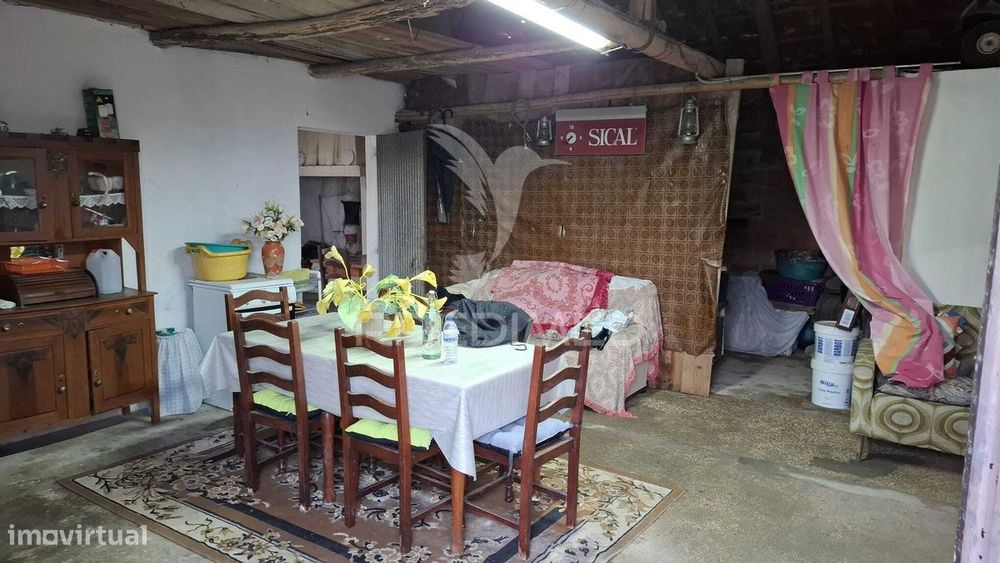 Moradia T1 pronta a Habitar com Terreno, Santos, Santarém.