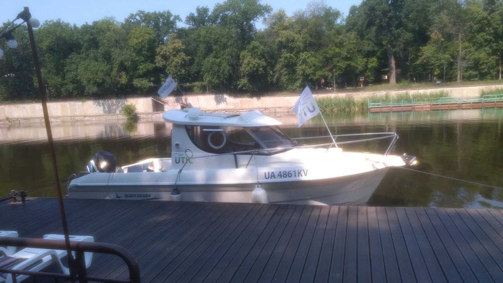 Продам катер Quicksilver Weekend 650