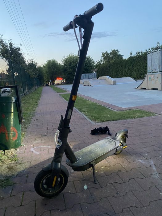 Ninebot max g2