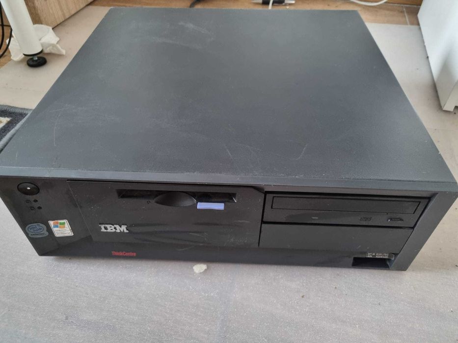 Komputer IBM Celeron 2.40 GHz 128MB RAM, CD-ROM, Floppy