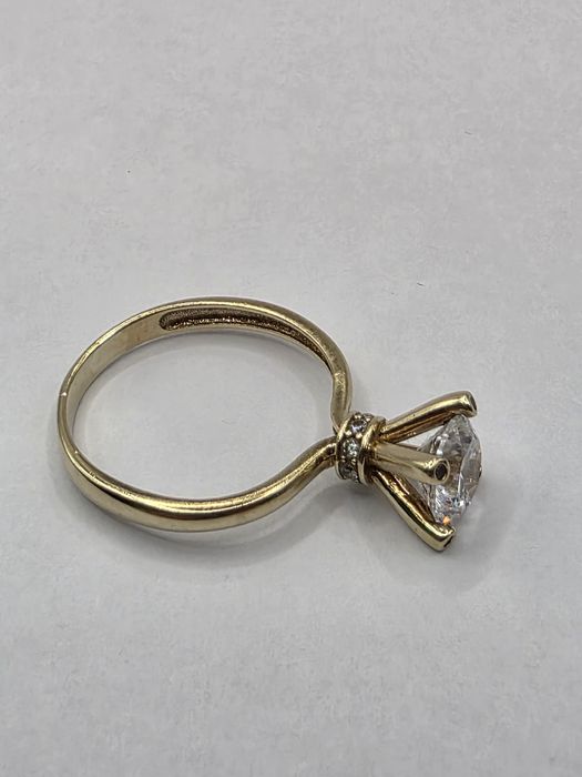 Золота каблучка 585