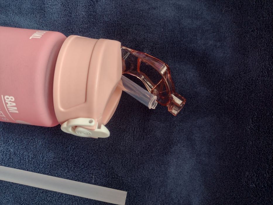 Bidon ze słomką 900ml