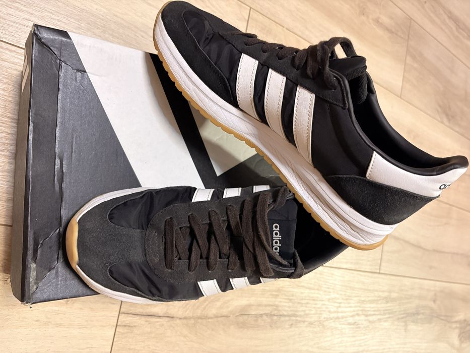 Кросівки Adidas (оригінал), стан чудовий