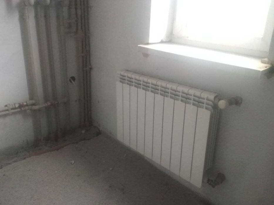 Продається двоповерховий житловий будинок