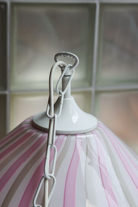 Szklana lampa wisząca w stylu retro