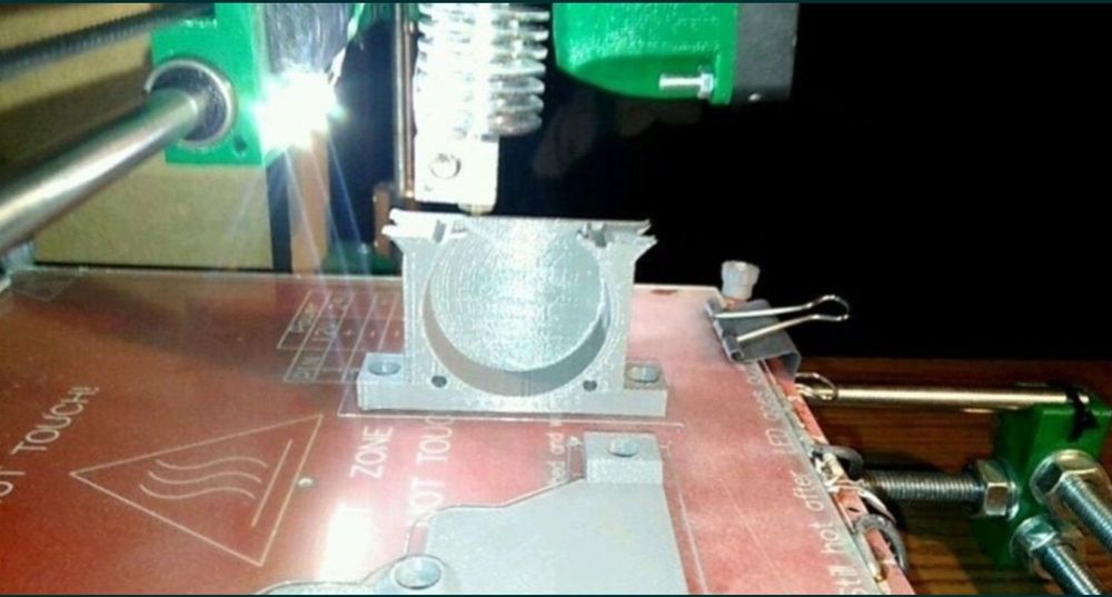 Plastikowe elementy z drukarki 3D