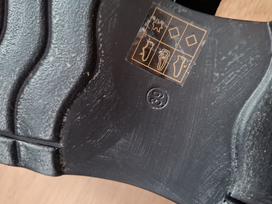 Klapki skórzane czarne