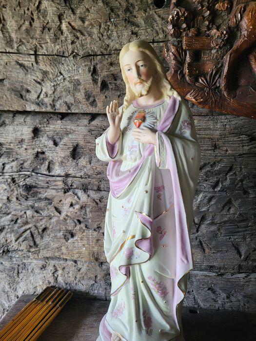 Biskwit pięknie malowana figurka Najświętsze Serce Pan Jezus