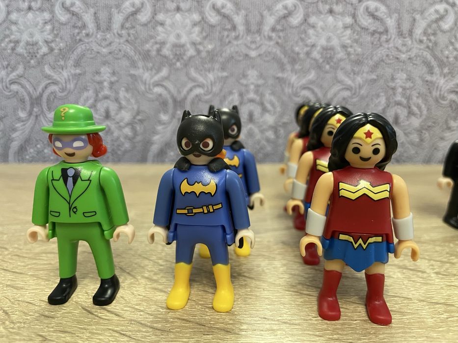 Продам фігурки із кіндера