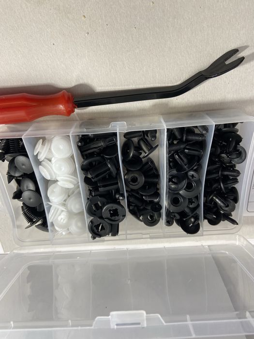 Набір кліпс для салону.дверних карт. vw skoda audi рено пежо крипильні елементи карт