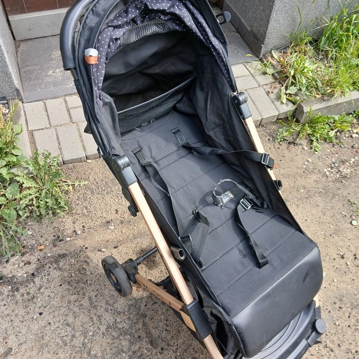 Wózek spacerowy momi