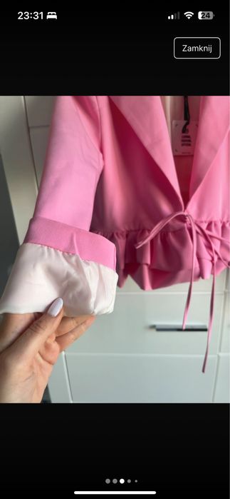 Różowa krótka marynarka z falbanką lumina