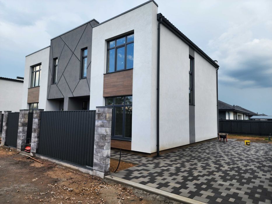 Вітаю. Продам Будинок Дуплекс, 115 м2, Газ Окремий заїзд. Телефонуйте.