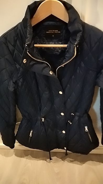 Parka Azul Marinho, tamanho M, botões dourados, como novo Impecável