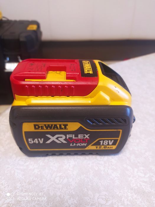 Сабельная пила, шабельна пилка DeWALT DCS389NT з акумулятором та заряд