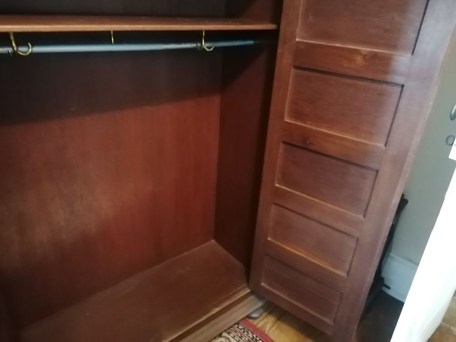 Vendo armário em castanho para Hall, escritório...