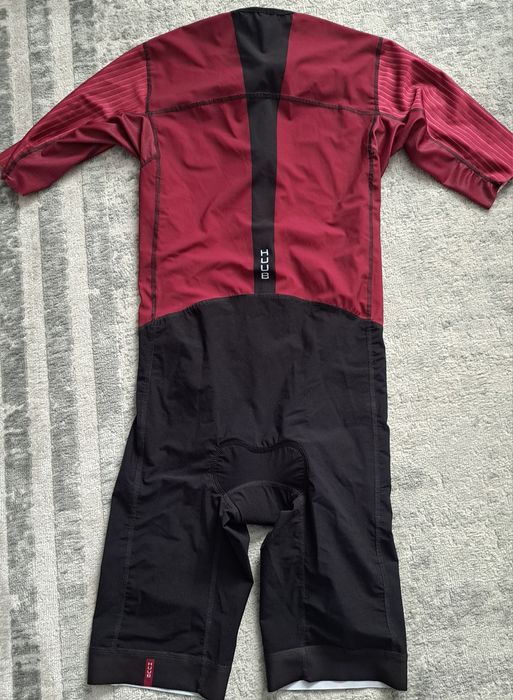 Велокостюм фірми HUUB