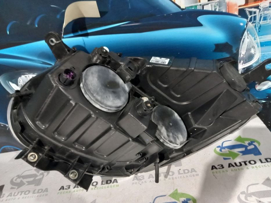 Ótica farol direito Fiat Doblo
