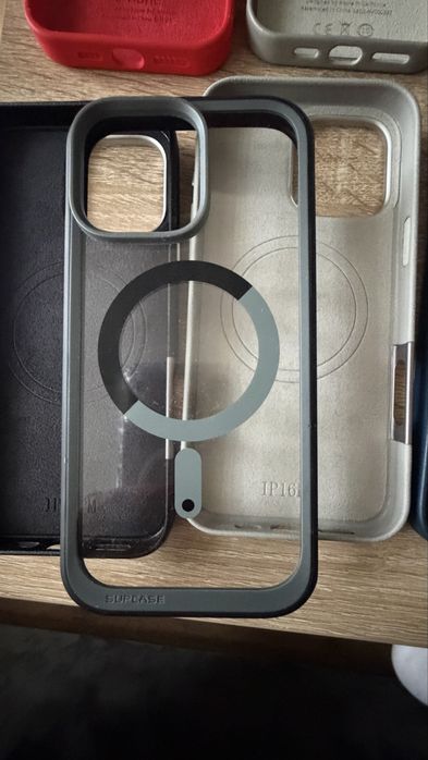 Etui do Iphona 16 pro max różne