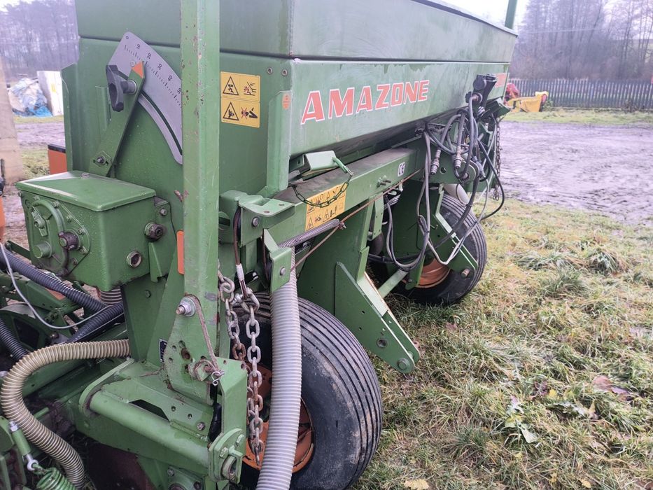 Siewnik do kukurydzy Amazone contur 6