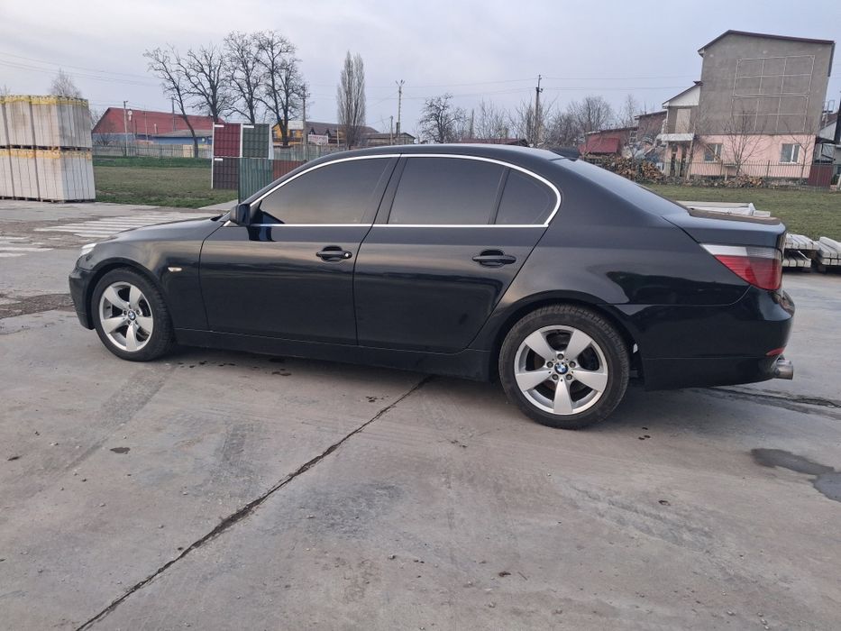 BMW E60. 2.2  МКПП,