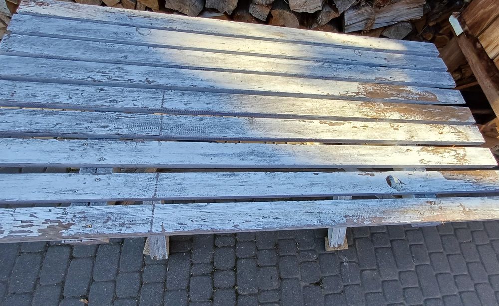 Ławki i stół ogrodowy