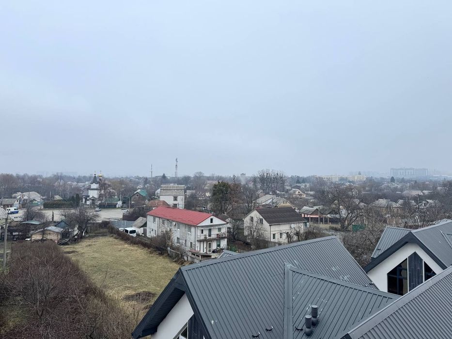 Таун з терасою на даху! Київ