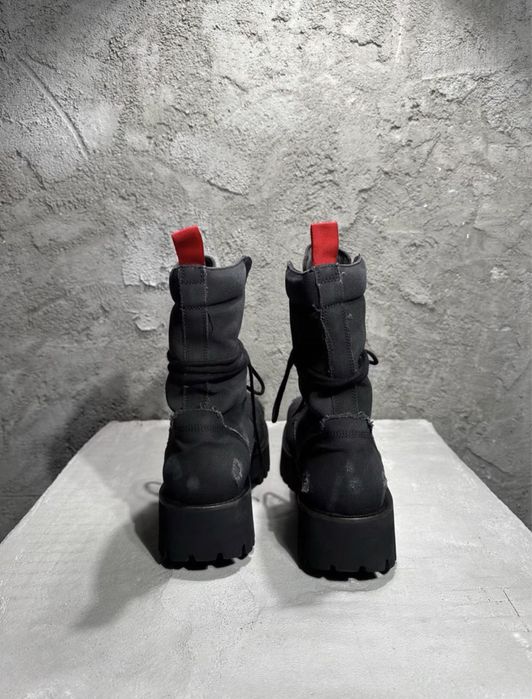 Strike boots 424