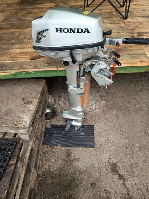 Silnik zaburtowy honda BF5A