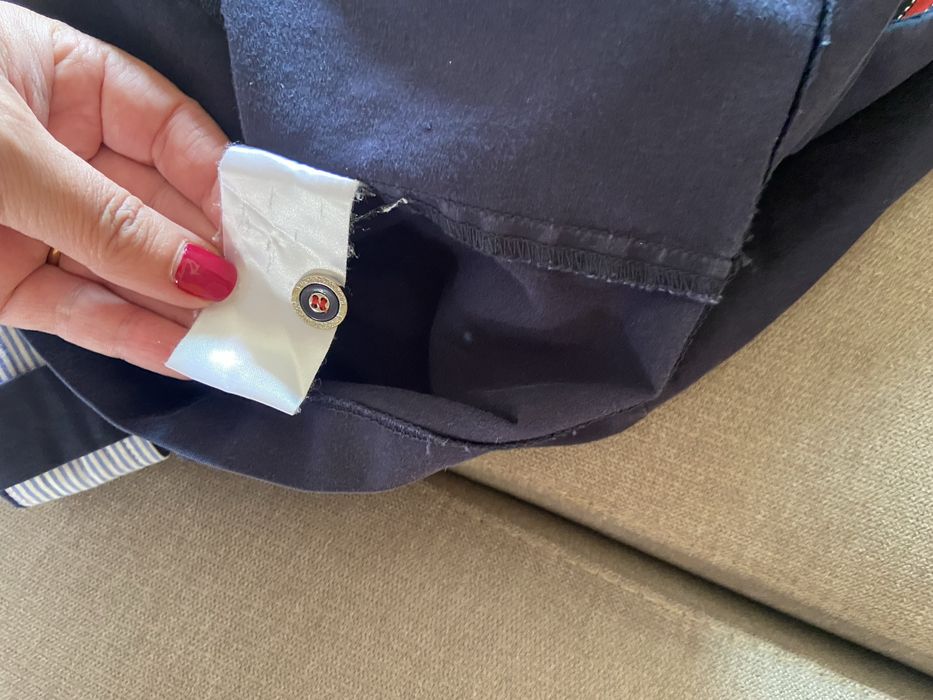 Vestido azul marinho com padrao caracteristico da lion of porch