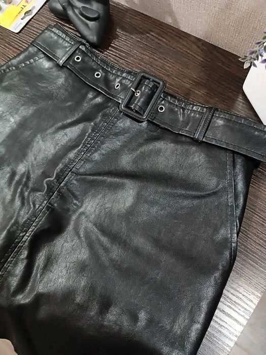 Юбка-шорти на С/М з якісної екошкіри, не секонд