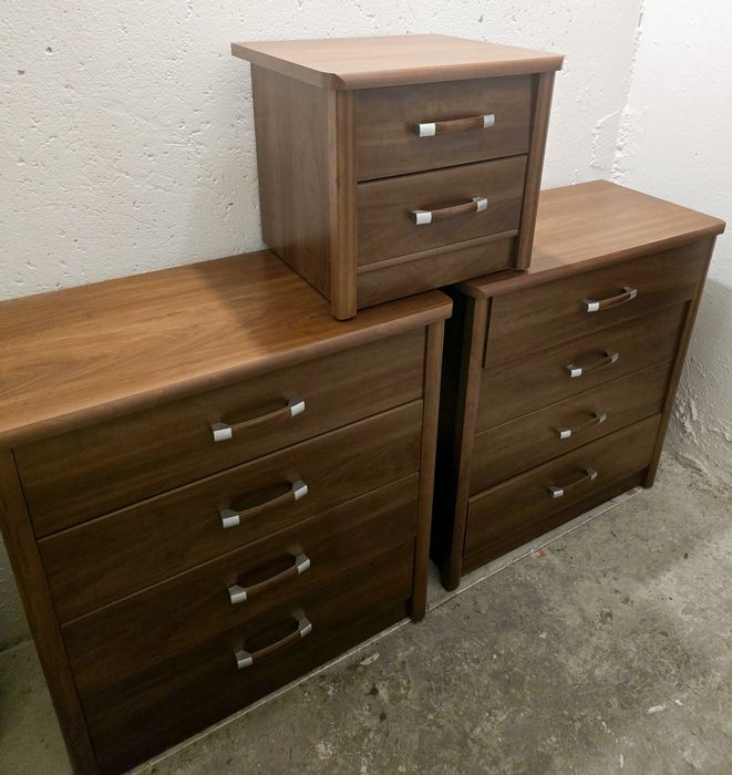 Szafki komody dwie duże jedna mała z szufladami