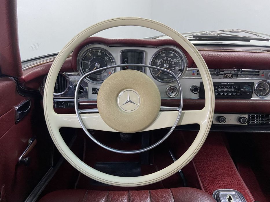 Mercedes-Benz SL 280