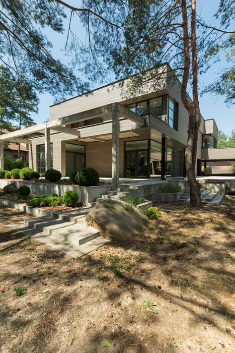 Продам сучасний будинок в Сонячній долині . Романків