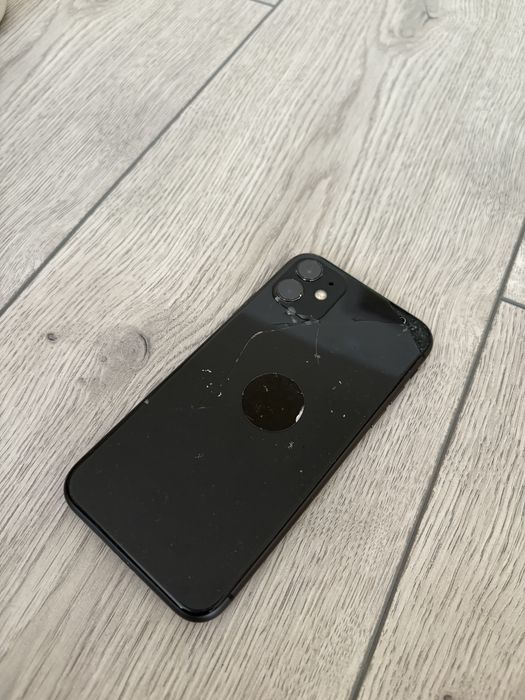 Телефон Айфон 11 646В