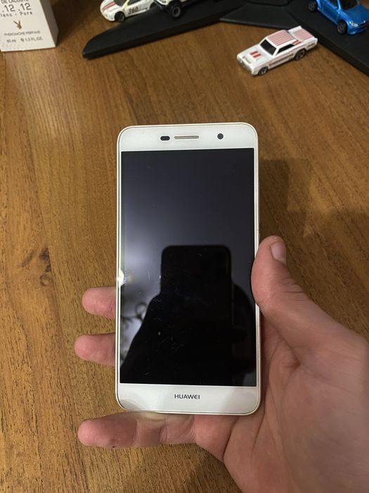 Телефон Huawei Y6 pro