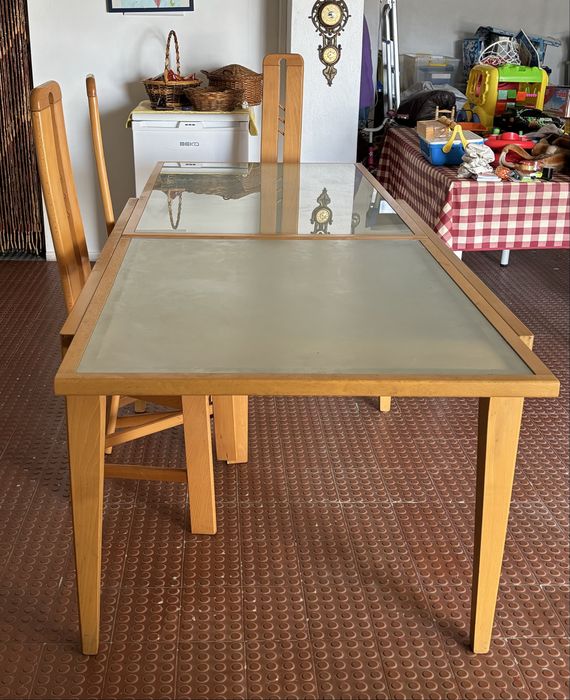 Mesa de refeiçoes
