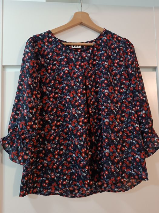 Bluzka granatowa w kwiaty rękaw 3/4